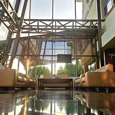 Koenig Hotel 나지카니자 외부 사진